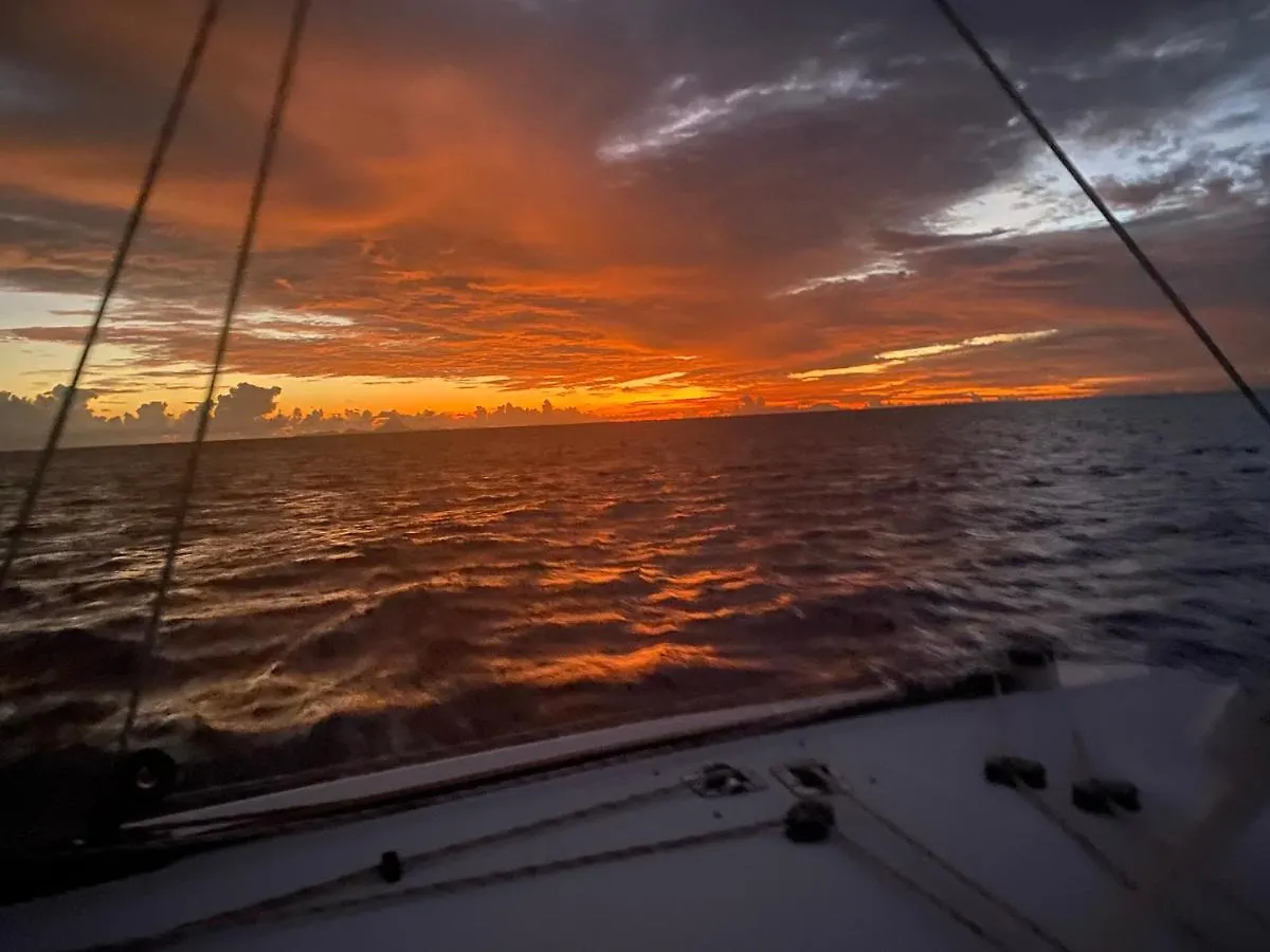Hotel Catamaran Apetahi à Uturoa 0*,  Polynésie française